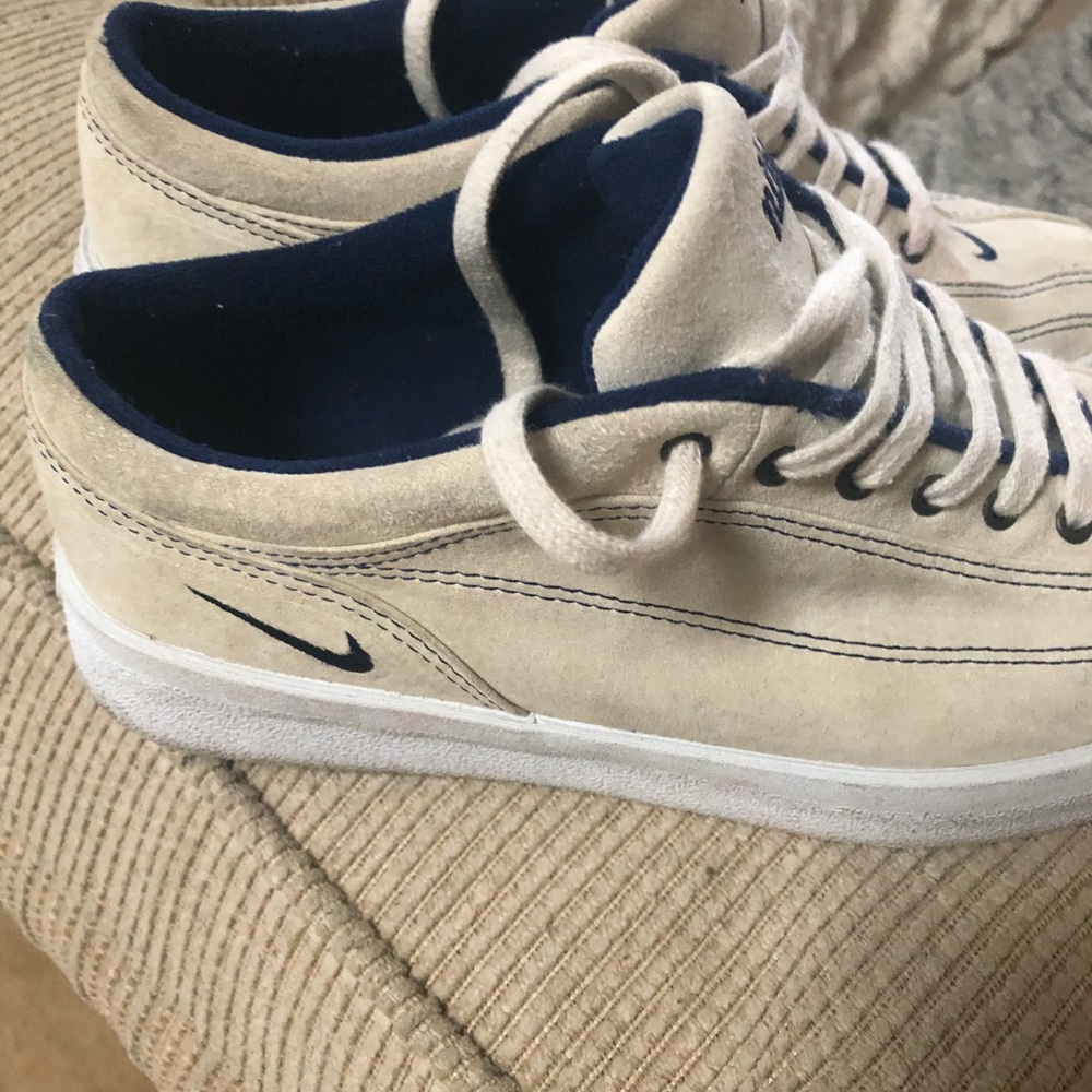 Nikes suede shoes 9 1/2